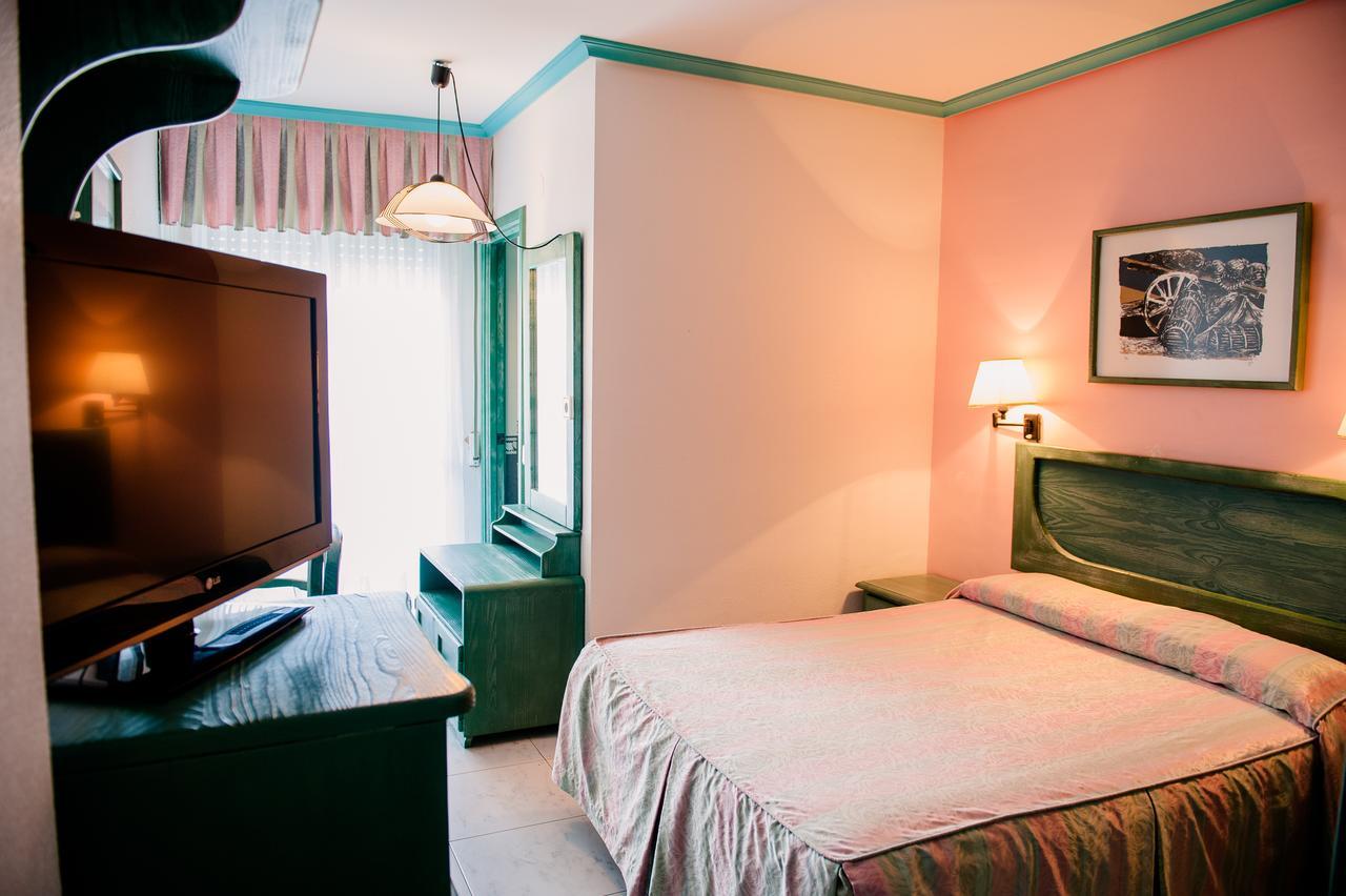 Hotel Torre Cristina Noja Eksteriør billede